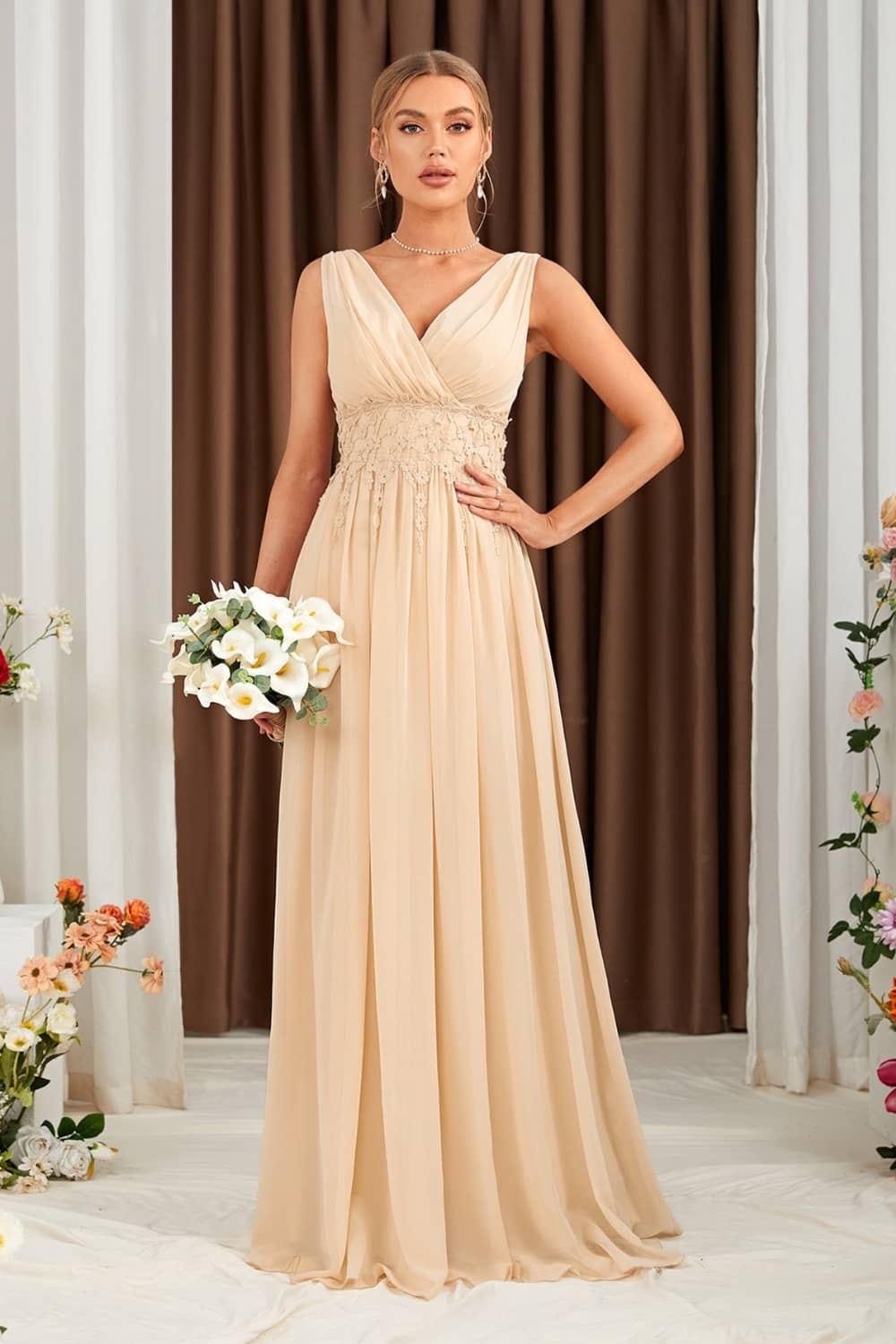Robe À Lacets <br> Dans Le Dos